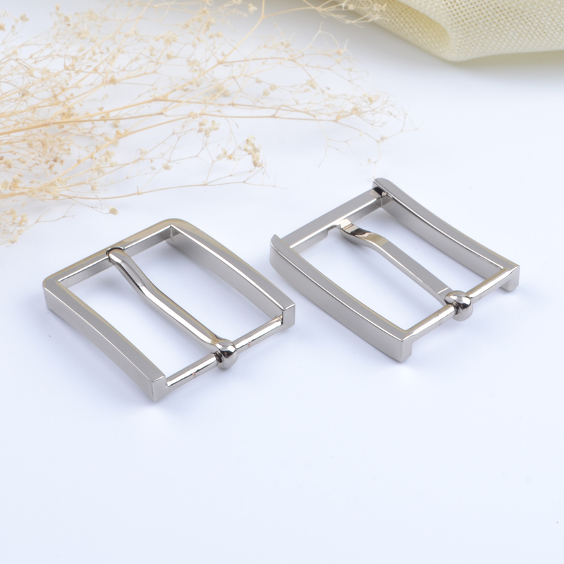 广州锌合金扣头 皮带扣搭配坚韧结实的牛皮 摇