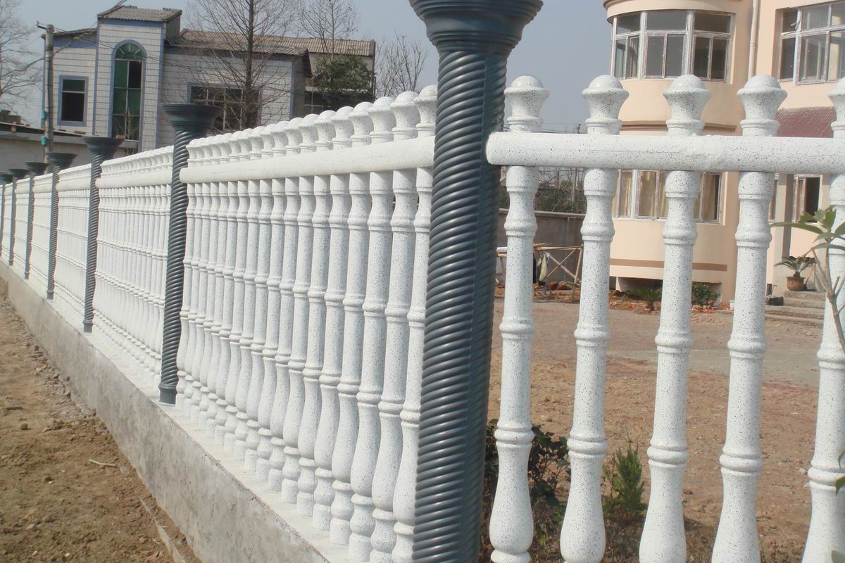 中立围栏+水泥艺术围栏