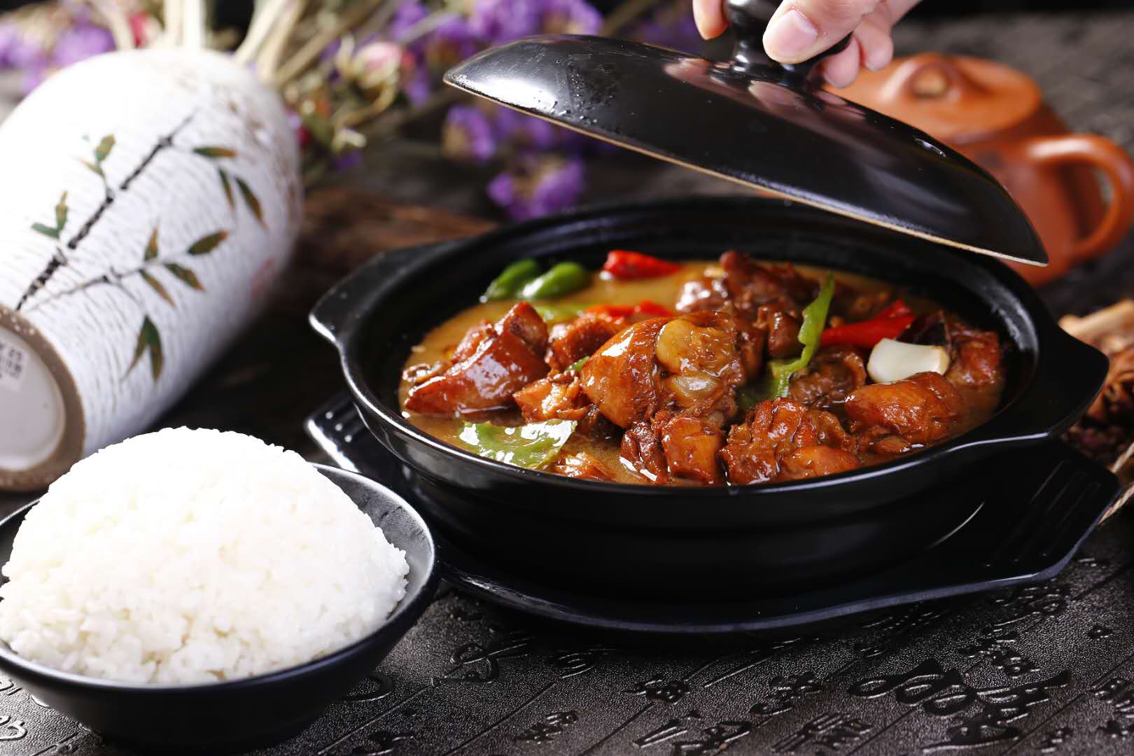 老乡厨炒鸡米饭,年青人的心声的休闲美食潮流