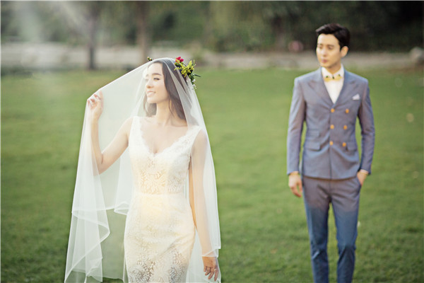 韩式婚纱特点_韩式新娘妆容特点图片