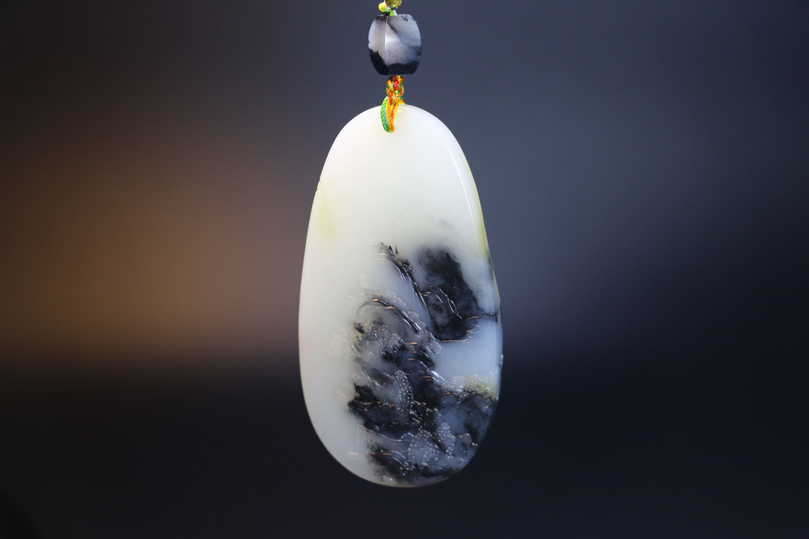 【青花玉典】和田籽料青花山水 俏色巧雕 黑白分明 青花牌