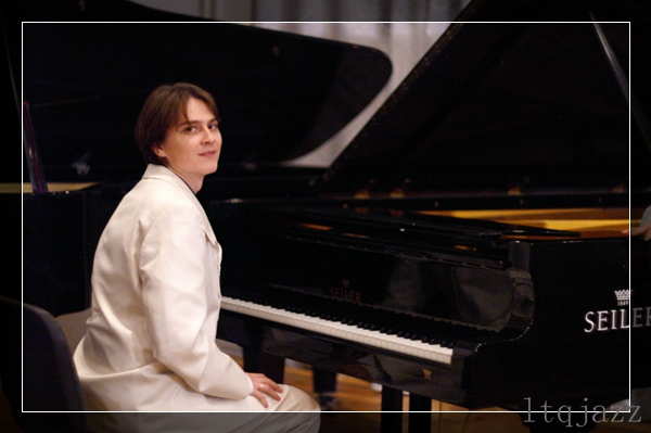陆廷荃爵士音乐中心爵士钢琴半年期课程图片