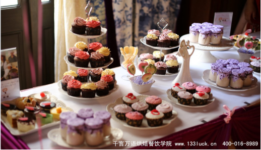 婚庆甜品摆台火爆流行——甜品摆台培训一才难求