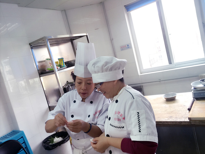 想学厨师找哪家北京专业的厨师培训学校 - 分类
