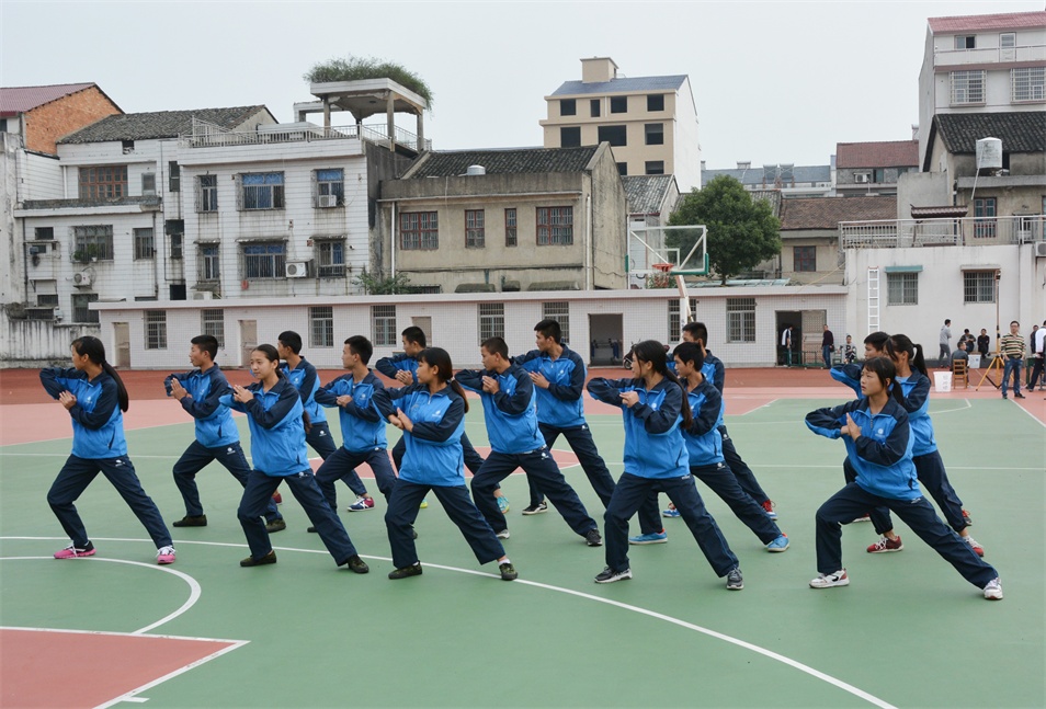 岳阳市春雷学校享受运动快乐成长运动会