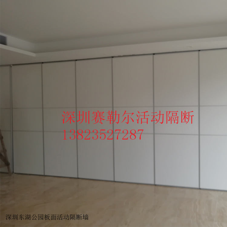 它跟活动隔断一样都能很灵活的将小空间连接成大空间也能将大空间合理