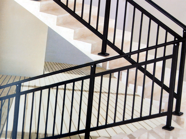 在山东多少钱能买到质量可靠的扶手楼梯护栏?