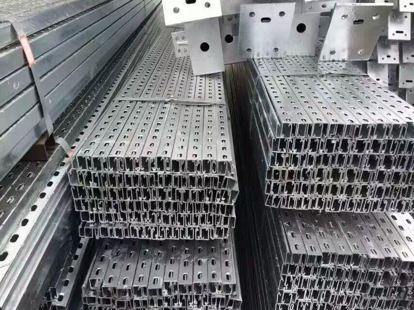 太阳能光伏支架内卷边c型钢的安装流程