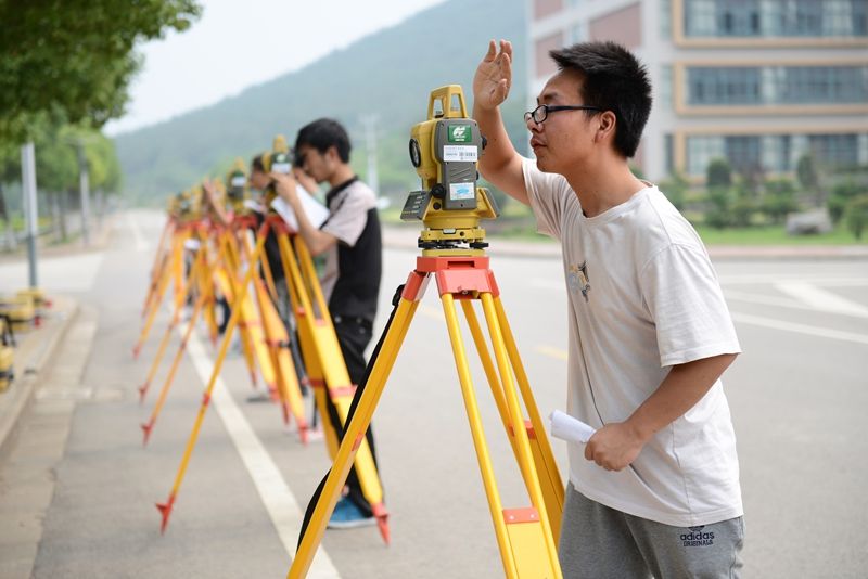 科學基礎,瞭解當代科學技術的主要內容和應用前景; 2,掌握工程力學