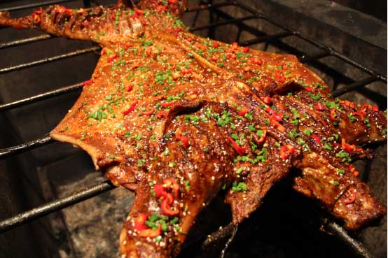 南江黄羊烧烤节成都北方钓鱼台学校代表队大展身手,赚足眼球!