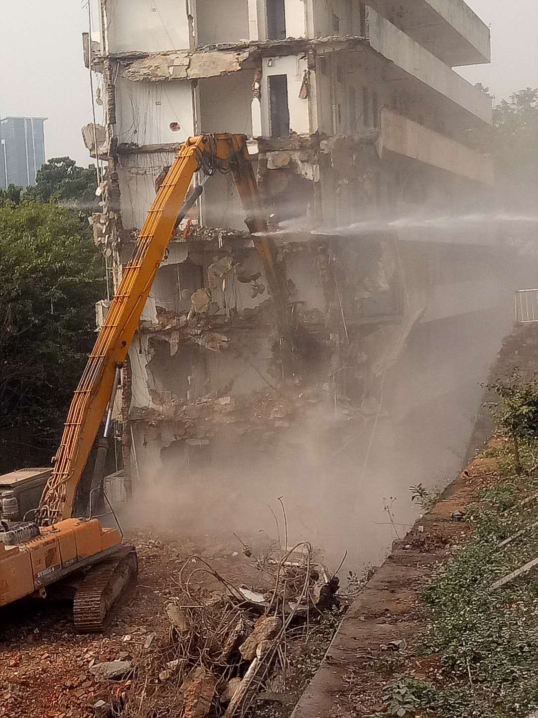 惠州裝修拆除 樓房爆破拆遷施工與一體的專業拆遷公司