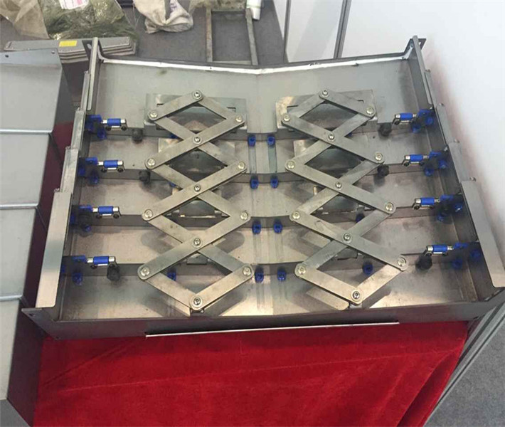 横梁专用不锈钢防护罩拉筋式钢板防护罩