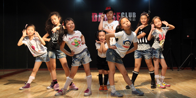 汉口舞蹈培训,汉口舞蹈俱乐部,就选单色舞蹈