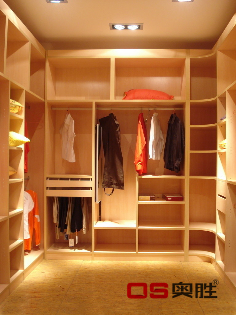 龙岩整体衣柜安装价格,奥胜衣柜厂家平开门衣柜安装