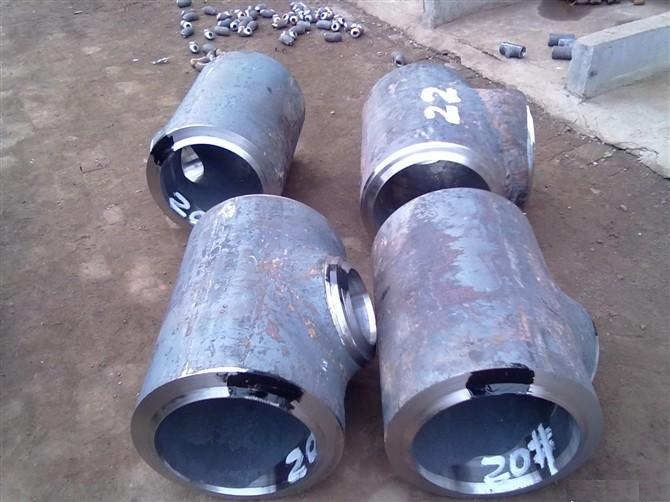 不锈钢三通的液压胀形工艺可一次成形,生产效率较高;不锈钢三通的