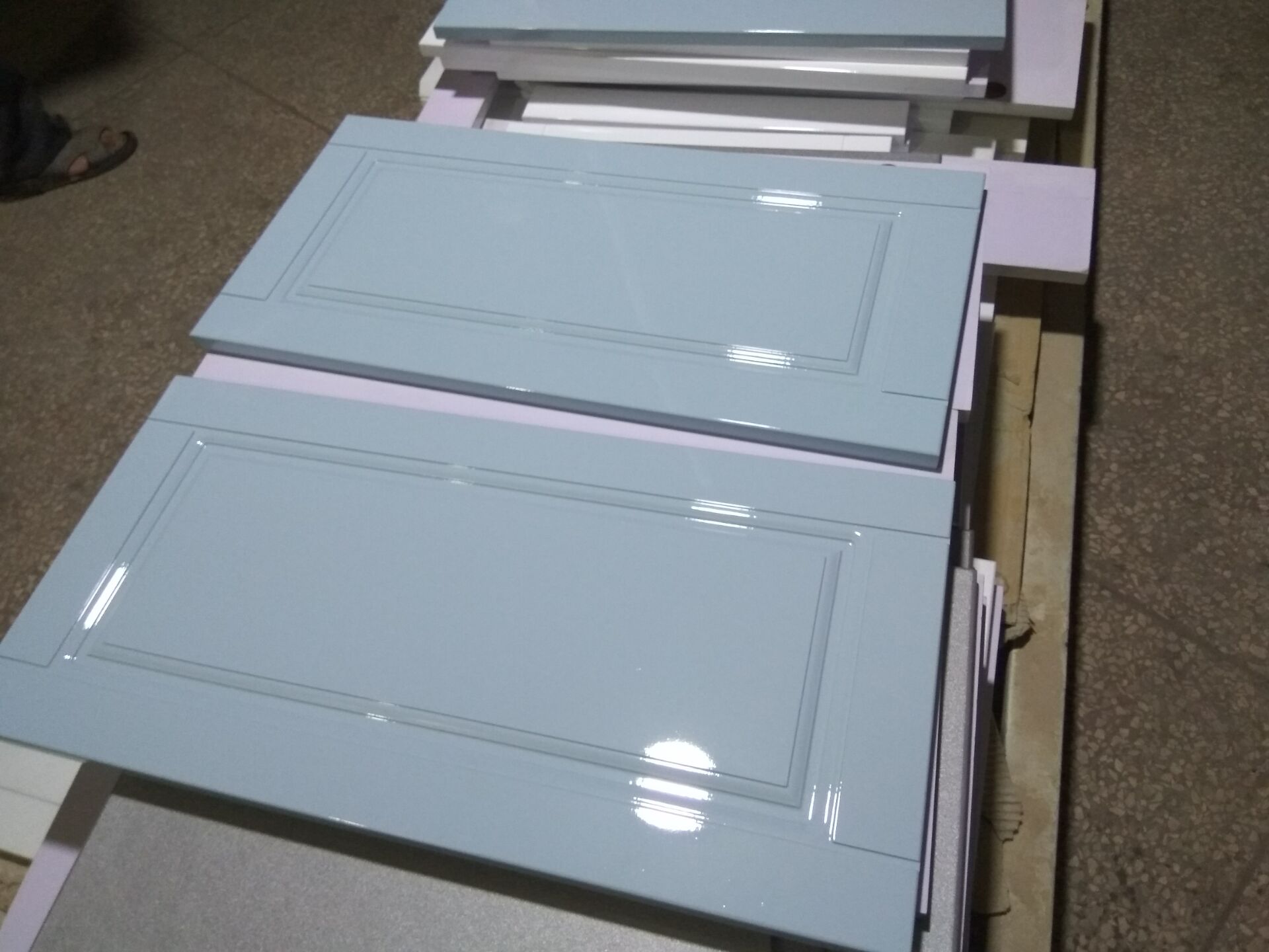 多层板烤漆门板厂家-雕刻烤漆衣柜橱柜门板