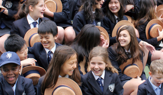 办理葡萄牙移民,英国留学学费大减价?