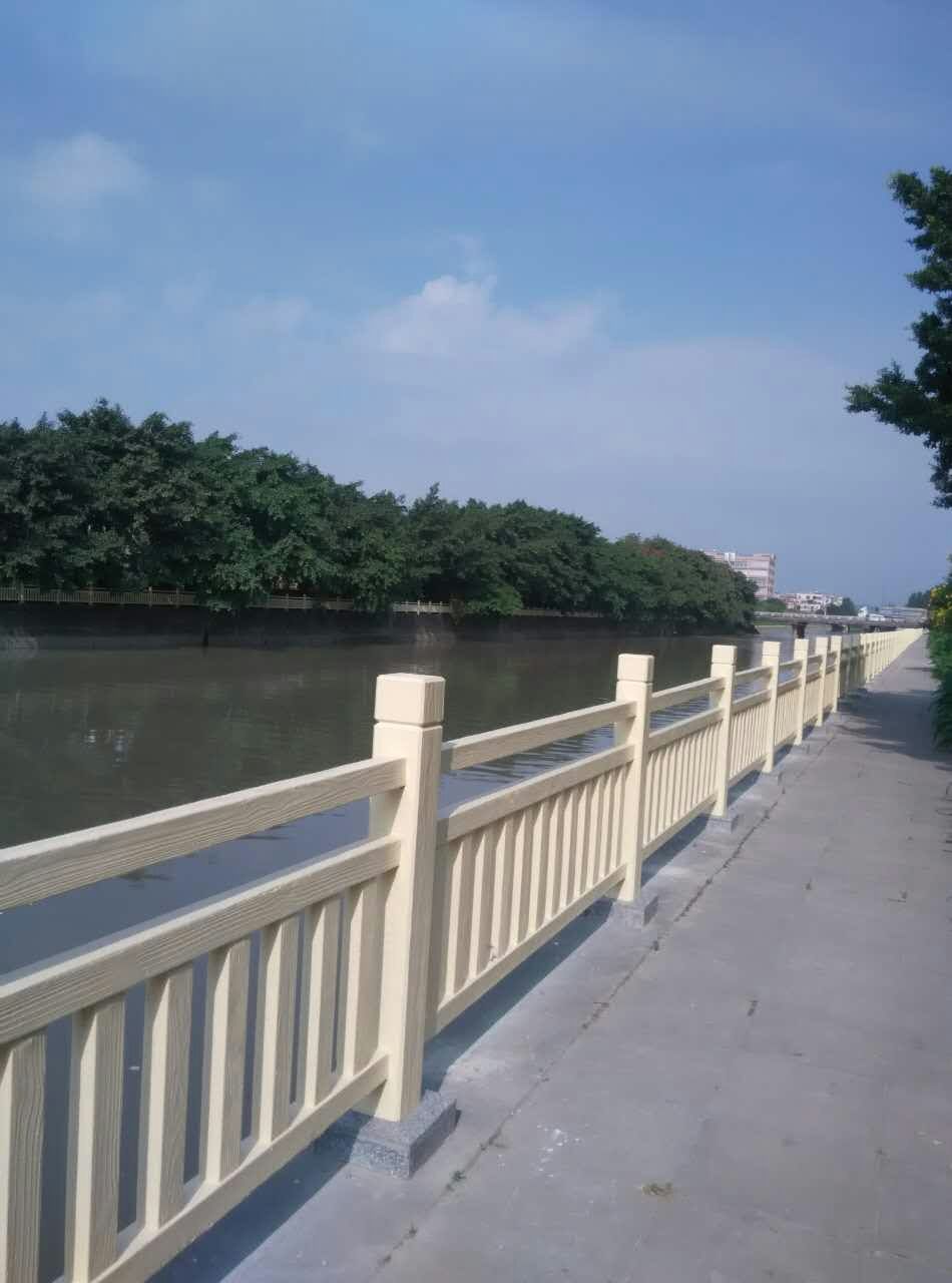 广东清远哪里有做水泥仿木的厂家?就找广州市萝岗区友翠艺术围栏.