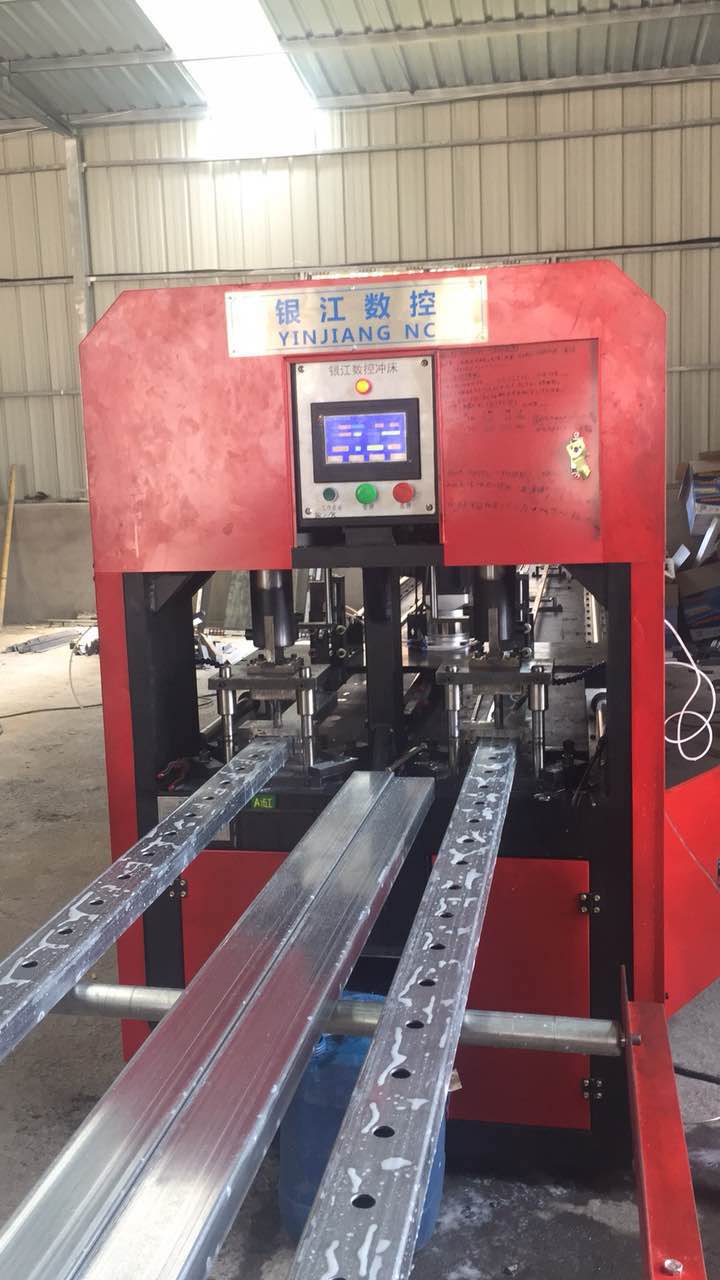 银江机械矩形管全自动冲孔机方钢数控冲管机可以冲厚管吗?