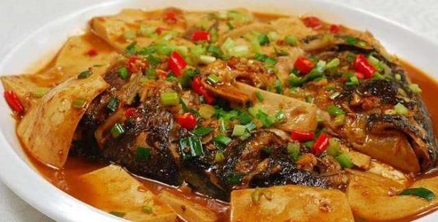 红烧鱼头豆腐煲的做法 杭州新东方美食课堂