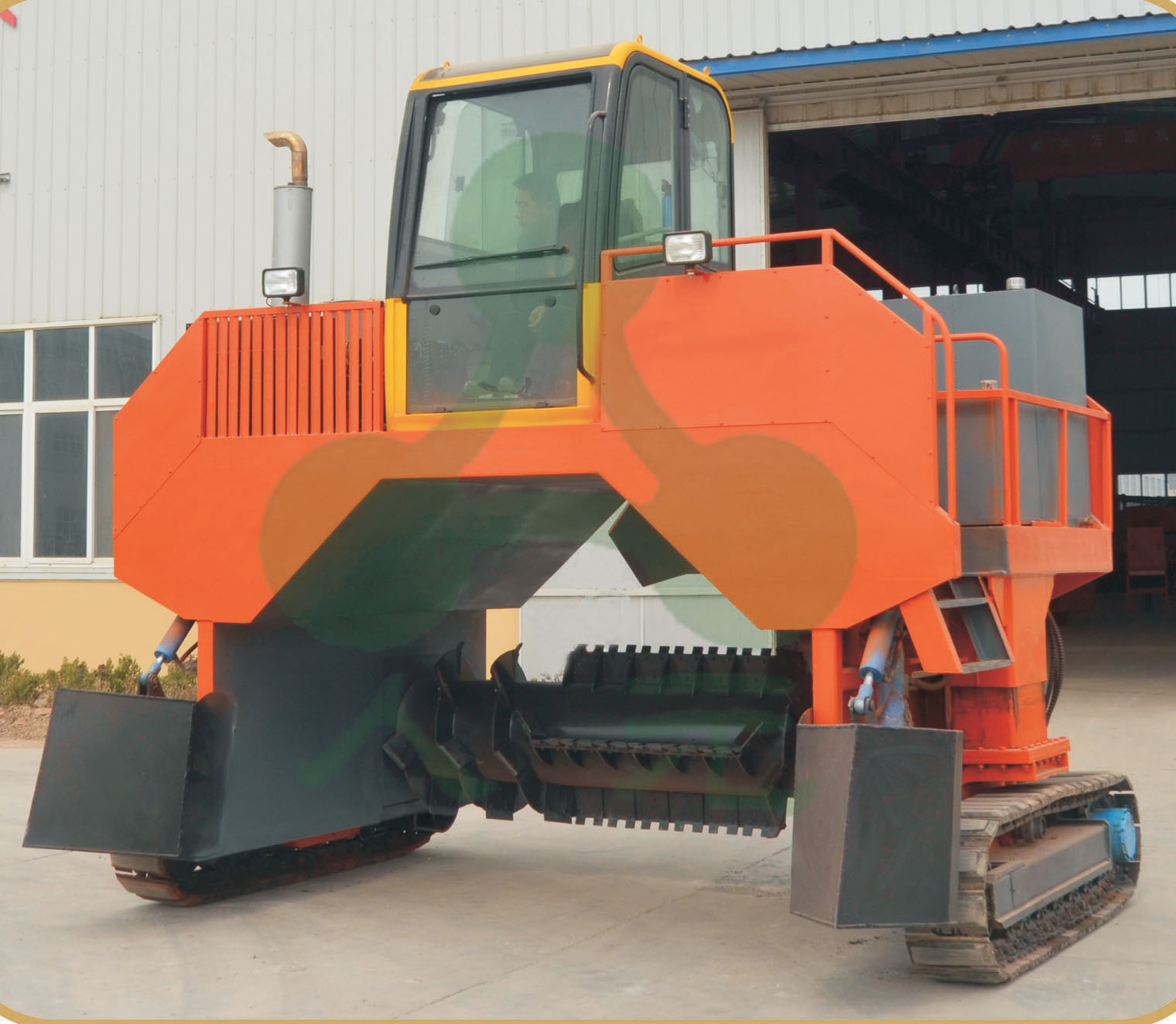 鸡粪翻堆机多少钱?