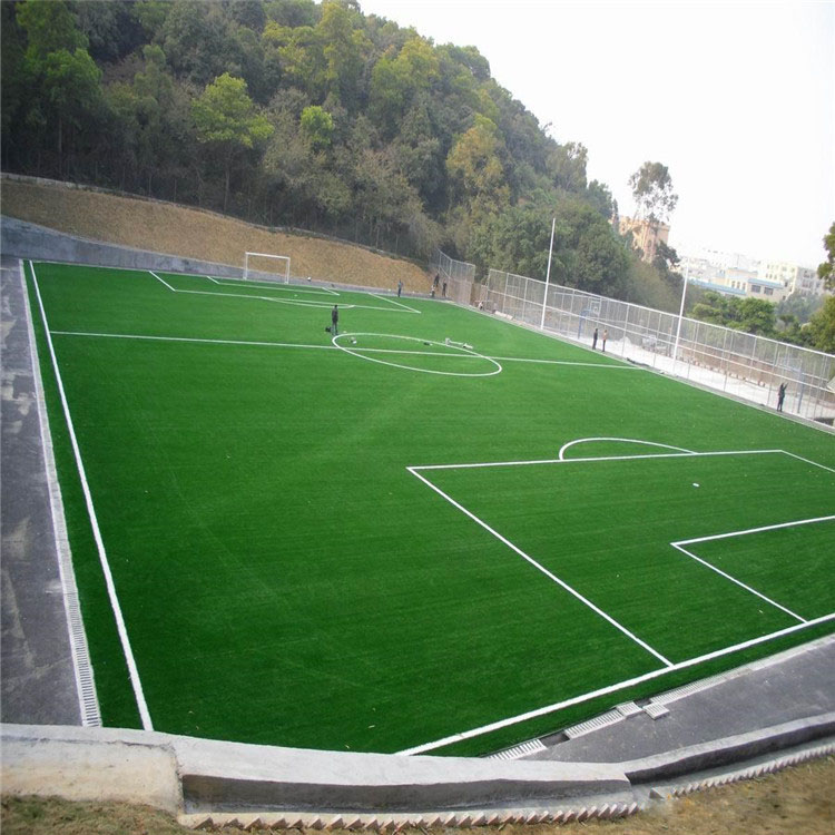 广东东莞人工草皮材料批发厂家 人造草坪足球场施工方案 仿真草坪每