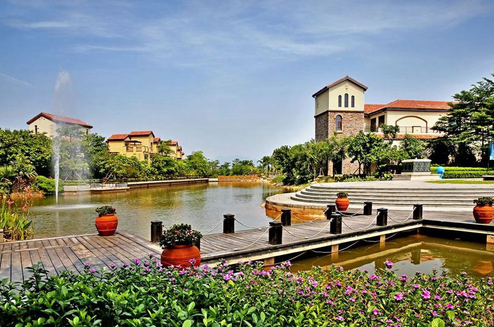 一线海景投资高回报户型,湾区高性价比,建筑面积45-83平米,惠州富力湾