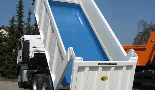 想要车厢不粘料就用铺车底板厂家生产的铺车底塑料板