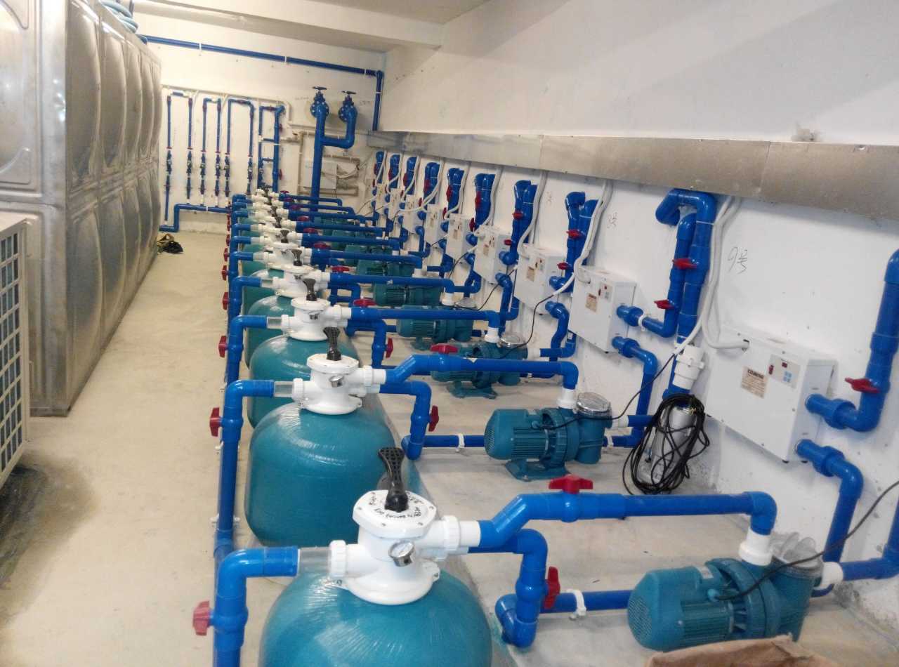 各方面影响特别大,所以现代化的游泳池,游泳馆都配备了游泳池除湿设备