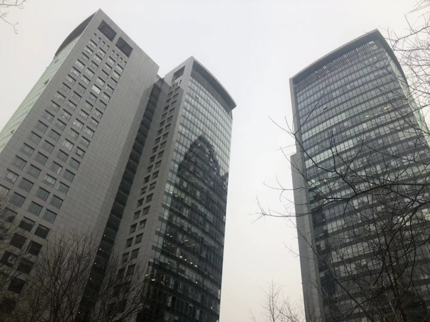 北京万通中心写字楼物业部电话:王帅 18513448222