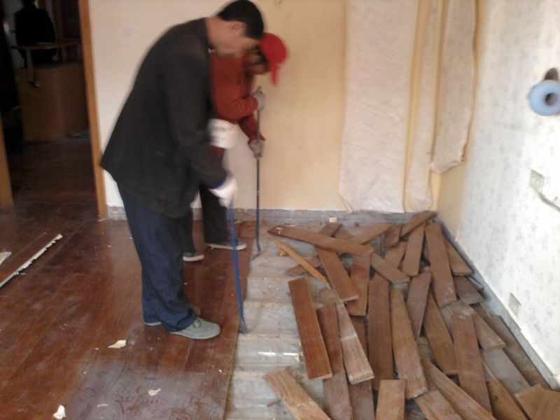 上海旧实木地板回收公司哪家好?