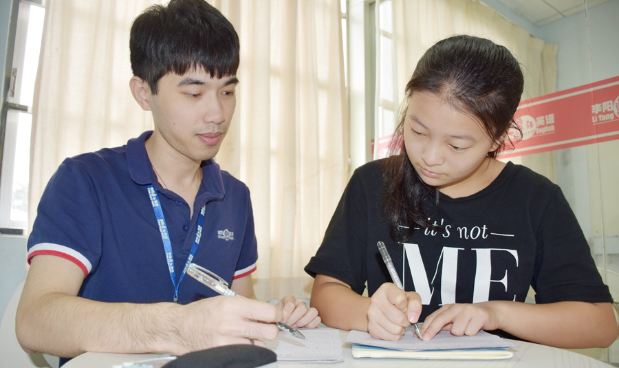 李阳疯狂英语一对一教学的优点分析