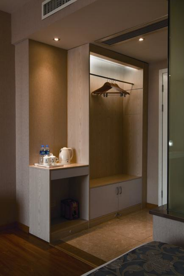 如何辨别板式酒店衣柜的好坏