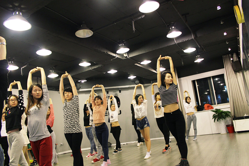 南京美度颐和商厦下午爵士舞速成班优惠招生中