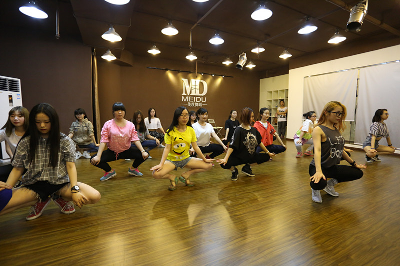 南京山西路附近有没有价格优惠一点学舞蹈的培训班