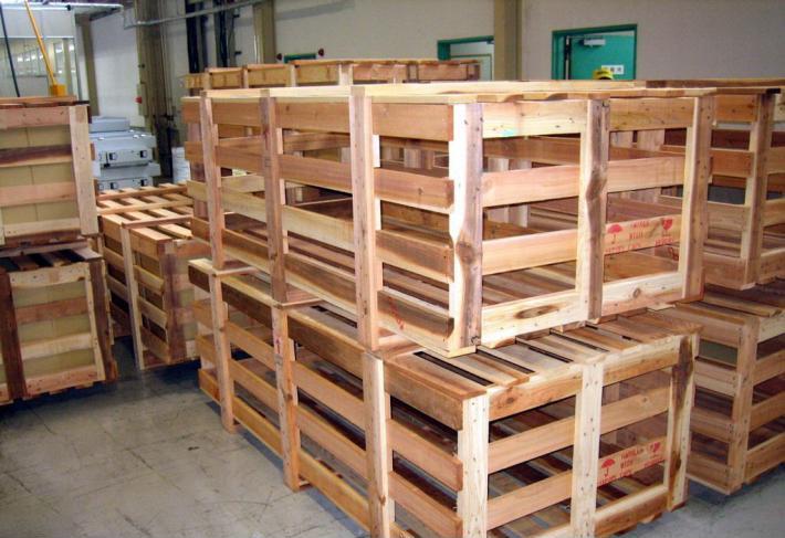 青岛木箱 框架木包装箱可为用户提供准确,高效的现场包装