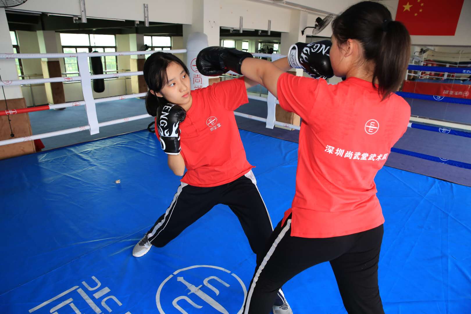 松岗少儿防身术培训未曾学武先学礼