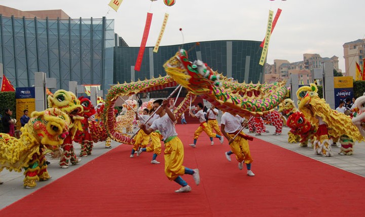 湖南舞龙服饰批发价格是多少
