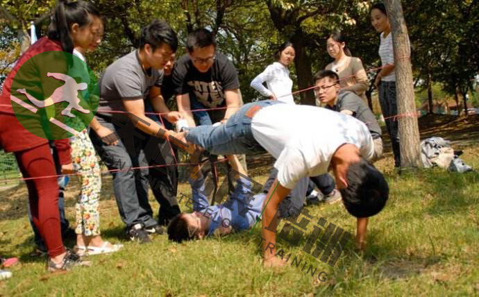 穿越黑洞-安徽天恒拓展