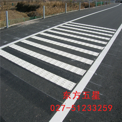 道路划线有什么特点武汉道路划线施工厂家哪家好