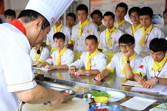 學廚師,就到山東新東方烹飪學院