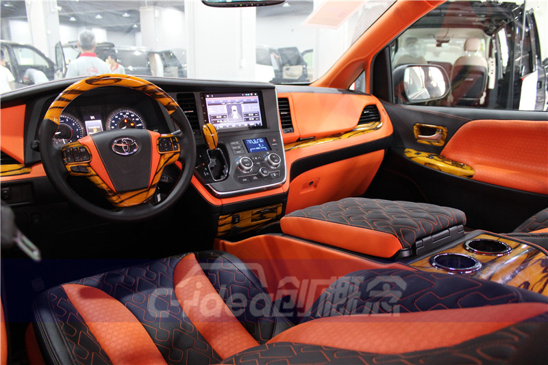 丰田塞纳改装豪华个性内饰让你可以享受舒适的旅途