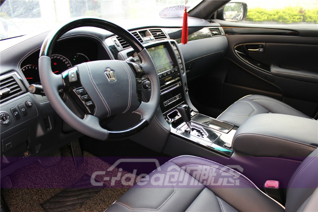 深圳丰田皇冠内饰改装 加装通风座椅内饰系修复翻新