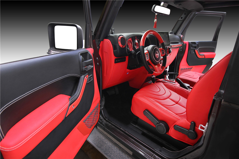 深圳创概念改装吉普牧马人,新年将至内饰也要红红火火