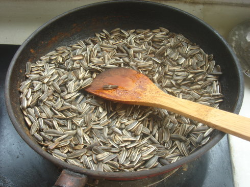 炒瓜子口味有哪些 炒干果做法加盟 炒豆类技术上哪学