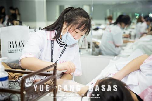 美容美体学校排名_美容美体图片(2)