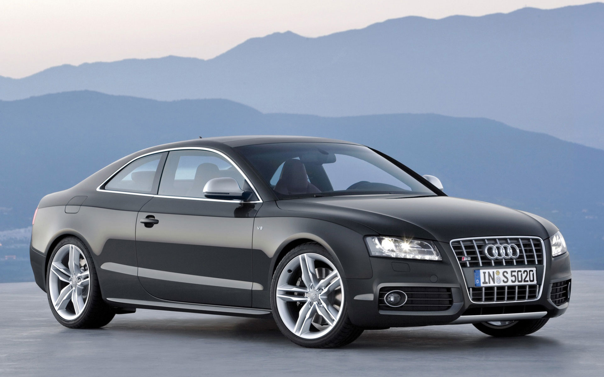 郑州租车公司怎么租车我想租奥迪郑州奥迪租车多少钱