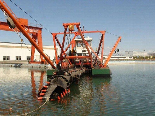 欢迎广大疏浚清淤工程的朋友来我公司考察,洽谈,订购绞吸式挖泥船