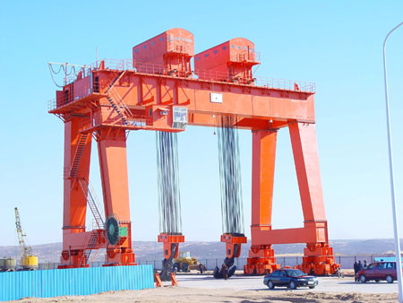 豫工龙门吊租赁?厂家为我们介绍