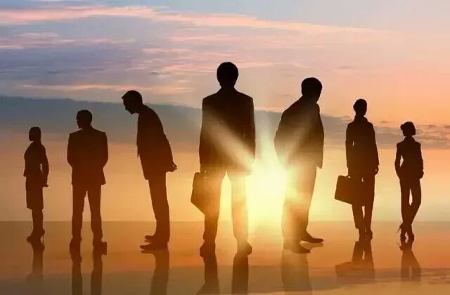 青钱神茶,一个人要想成功需要高人指点贵人相助个人奋斗